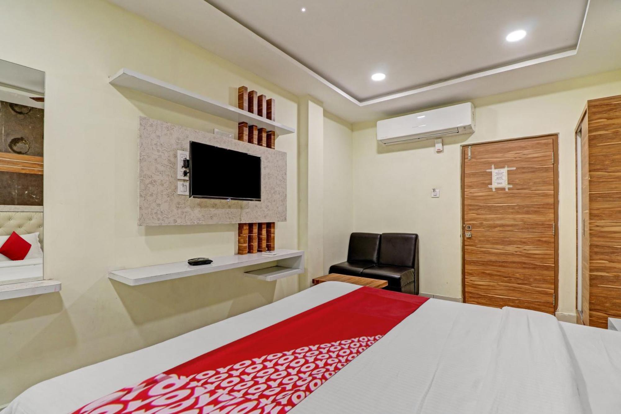 Hotel O Aditya Grand Inn Guntur Exterior photo