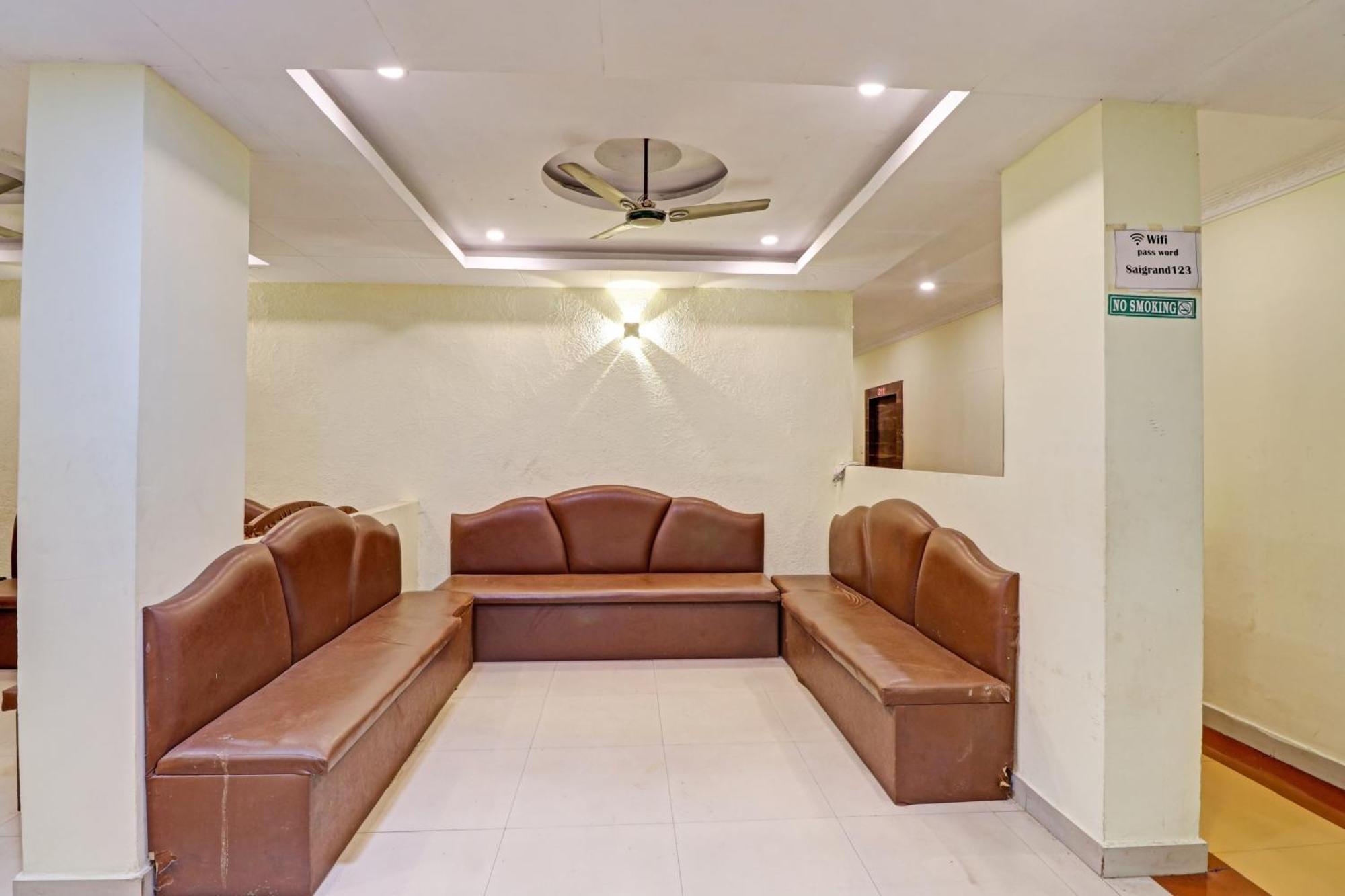 Hotel O Aditya Grand Inn Guntur Exterior photo
