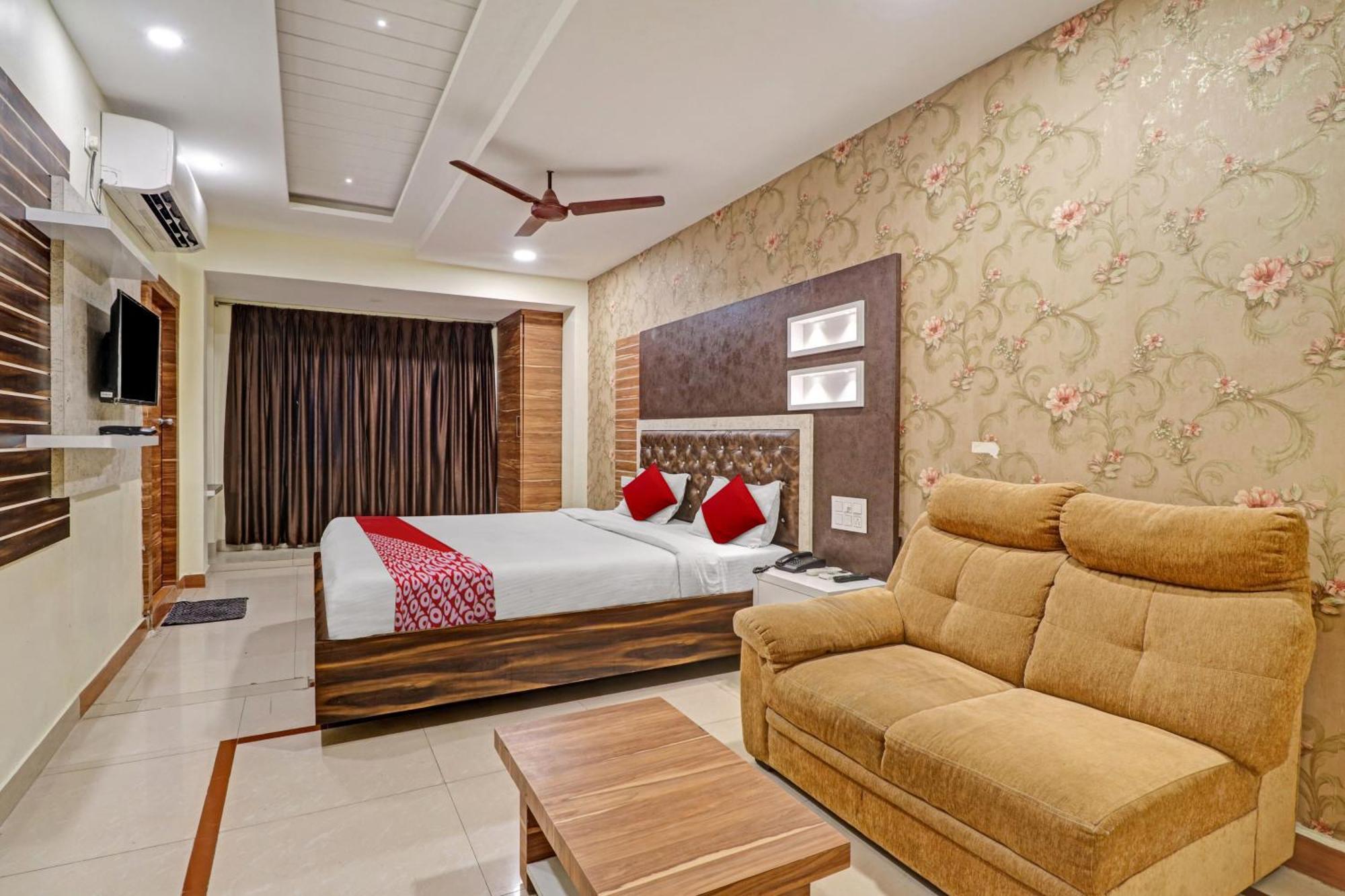 Hotel O Aditya Grand Inn Guntur Exterior photo